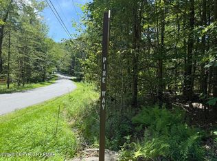 12 Pine Way, Sterling, PA 18463