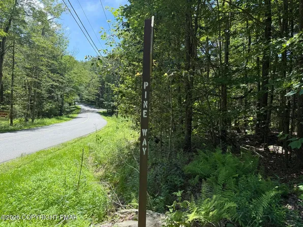 12 Pine Way, Sterling, PA 18463