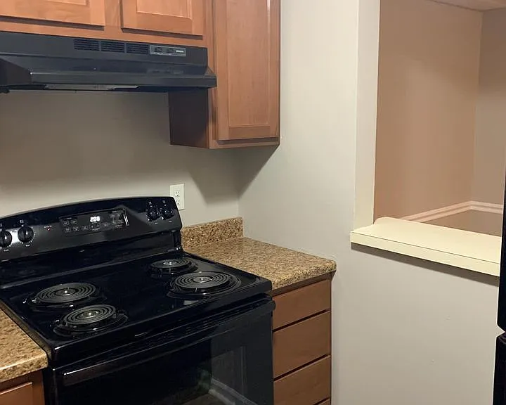135 Meadowlark Dr — Photo 1
