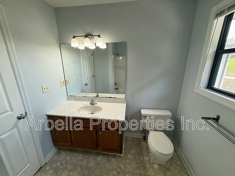 390 Erwin Hwy #2 — Photo 13