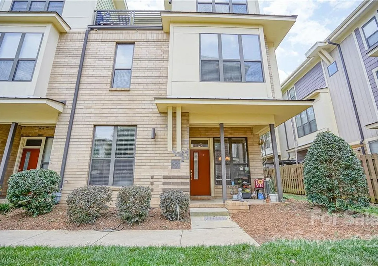 Room in 3 Bedroom Townhome at Steel Yard Ct — Photo 4