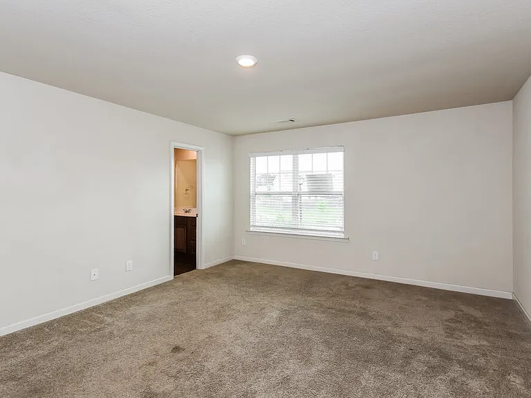 128 Innis Brook Cir — Photo 11
