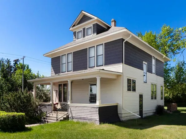 2203 E 21st St, Nanton, AB T0L 1R0