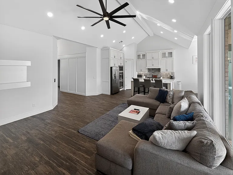 16001 Aparados Way — Photo 10