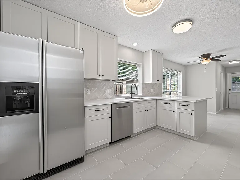 106 Breezy Point Pl — Photo 14