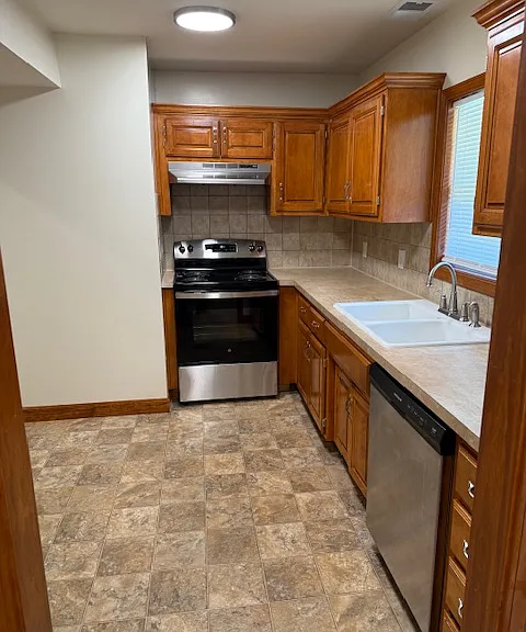 2907 Wallace Ave — Photo 6