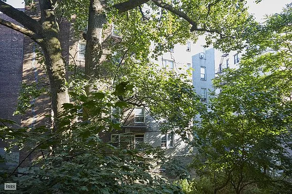 Sold by Brown Harris Stevens | media 19