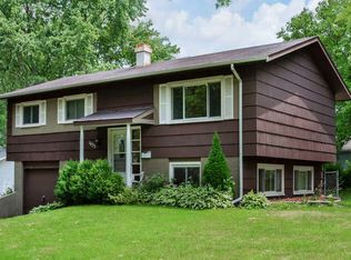 1635 Dennison Rd, Hoffman Estates, IL 60169