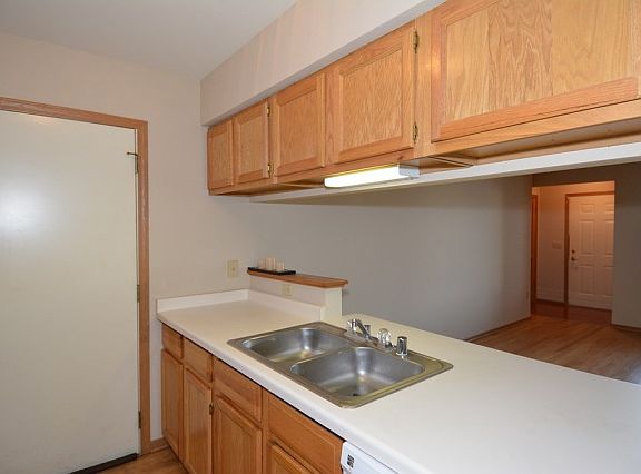 3rd image of 6930 S Rolling Meadows Ct #101
