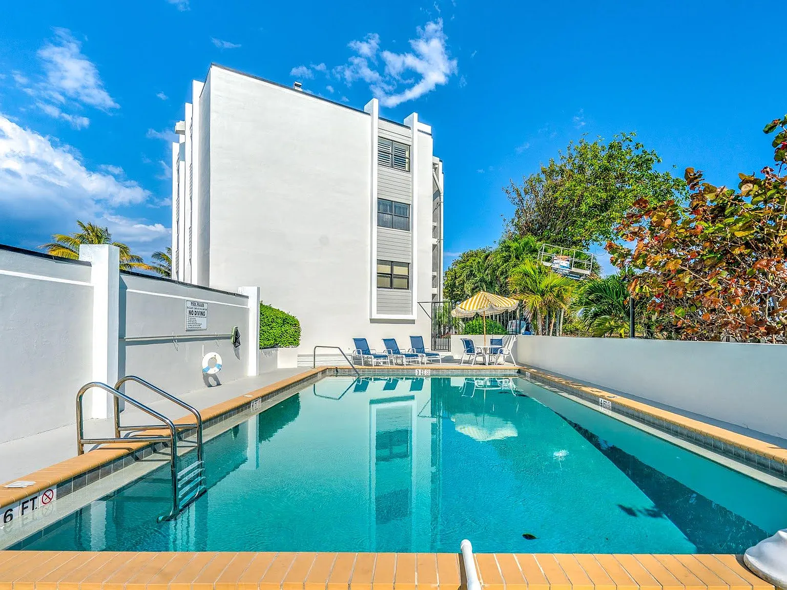 1289 NE Ocean Blvd — Photo 4