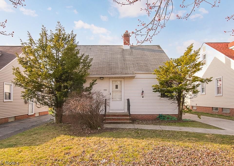 1st image of 15700 Fernway Dr