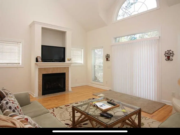 110 Smathers Dr — Photo 4