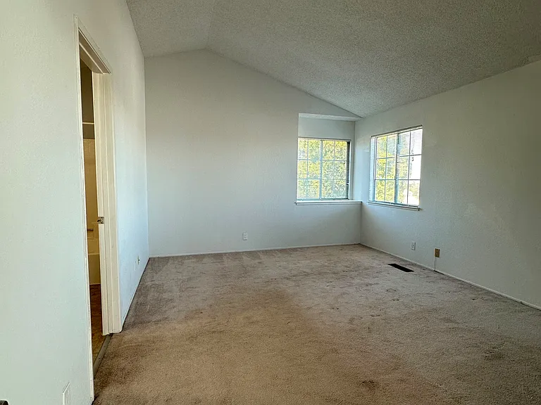 528 Fuchsia Dr — Photo 26