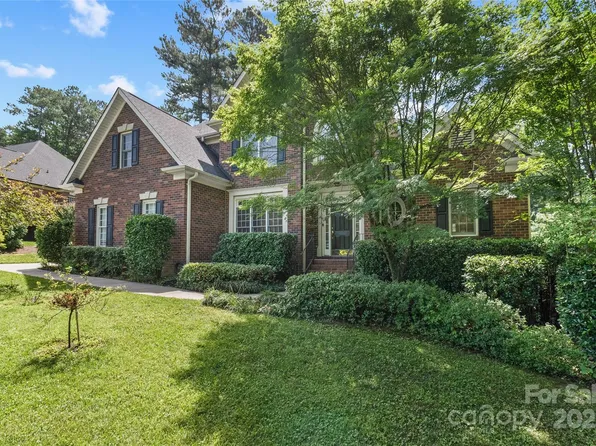 1069 Westlake Dr, Kannapolis, NC 28081