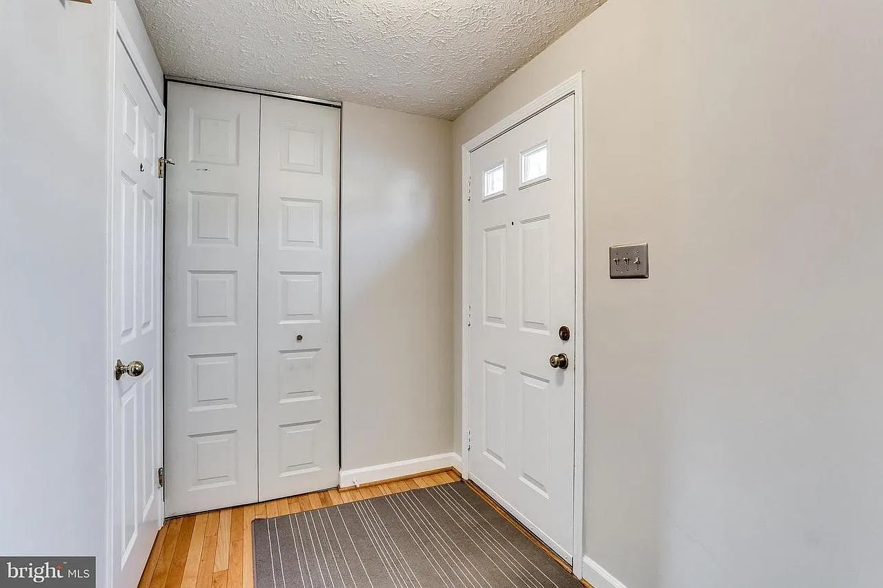 3 bed, 3.5 bath, 2880 sqft, $3,090 — Photo 3