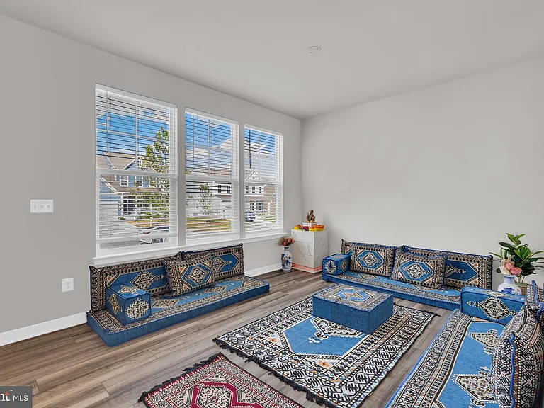 131 Thornton Way — Photo 7