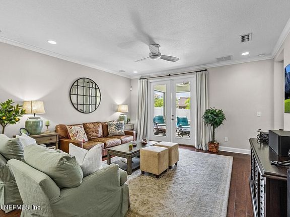 4th image of 141 Edisto Pl