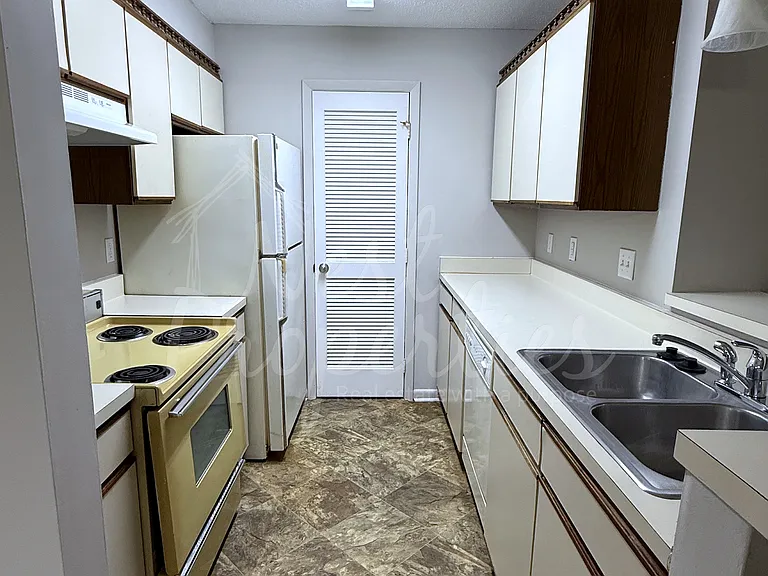 1211 Metze Rd #G3 — Photo 5
