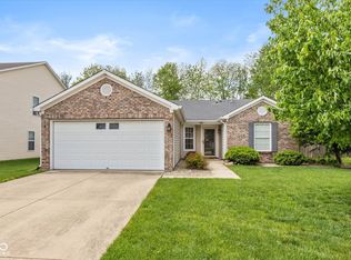 560 Runnymede Ct, Greenfield, IN 46140