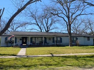 201 N Pecan, MOULTON, TX 77975