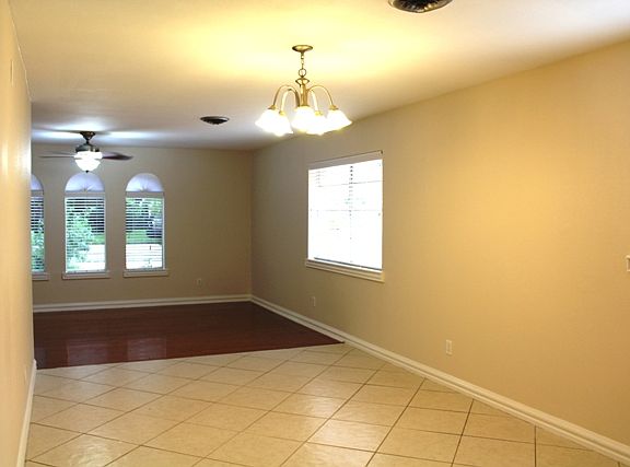 3rd image of 302 Palm Valley Dr W