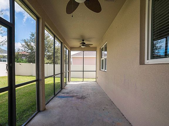 4th image of 11437 Chateaubriand Ave