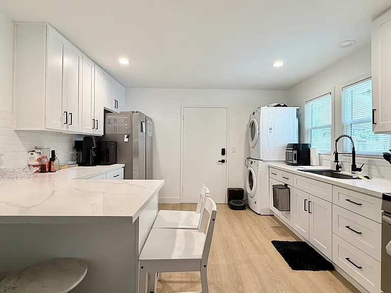 2265 E 3rd St — Photo 19