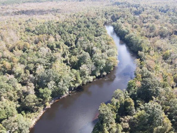 Deer Track Dr, Burgaw, NC 28425