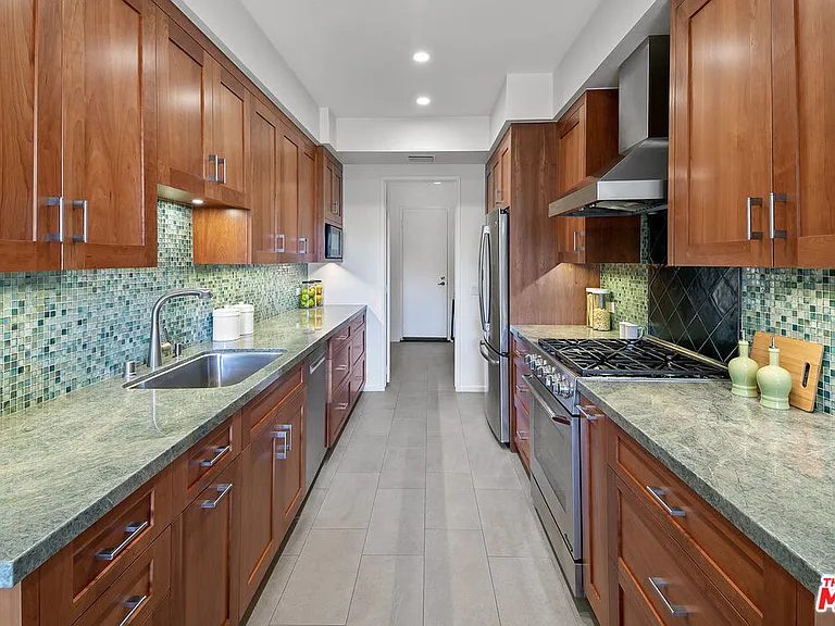 1506 S Bentley Ave #308 — Photo 14