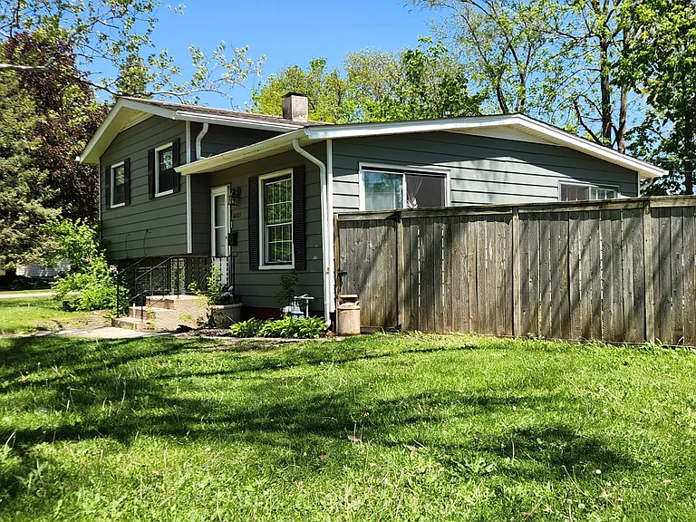 4003 Latham St — Photo 3