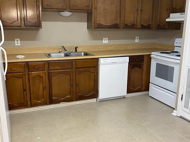 212 Briarcliff Dr — Photo 5