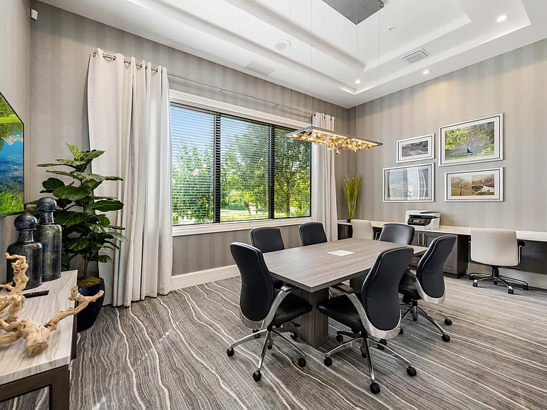 10X Addison Place — Photo 11