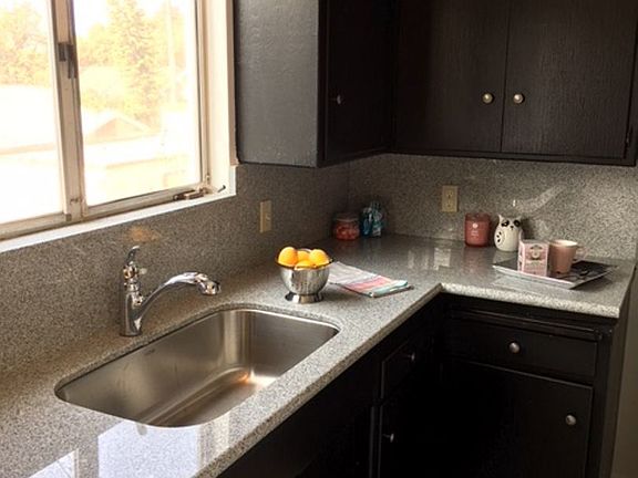 3rd image of 1711 Oxley St APT F