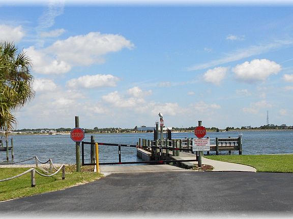 Dock