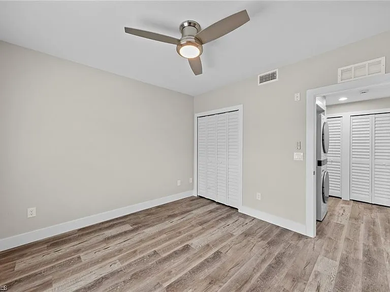 8423 Bernwood Cove Loop #405 — Photo 9