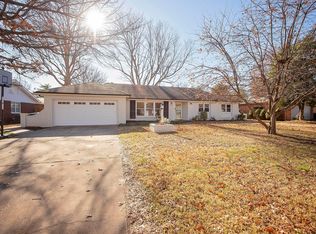 614 W Kingsley St, Springfield, MO 65807