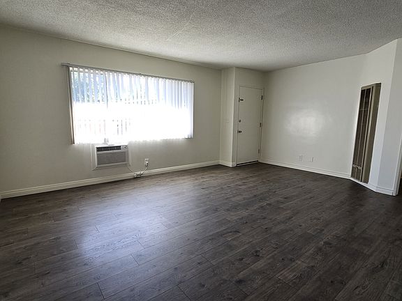 3rd image of 105-111 E Laurel Ave #107