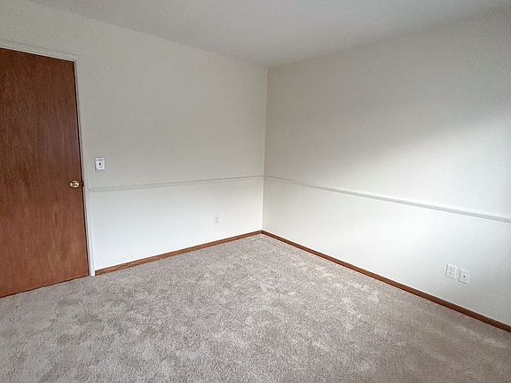 5th image of 2420 Dupont Ave S APT 303
