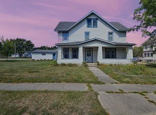 808 Main St, Elgin, IA 52141