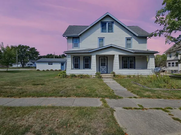 808 Main St, Elgin, IA 52141