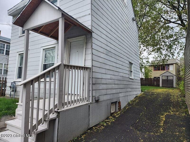 2nd image of 467 Washington Avenue