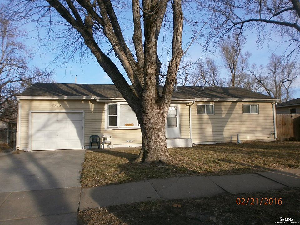 2nd image of 1715 Hickory St