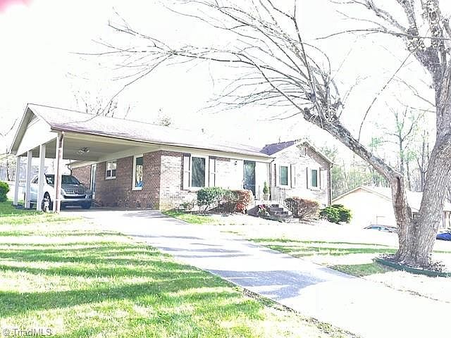 1st image of 4 Woodcreek Ct