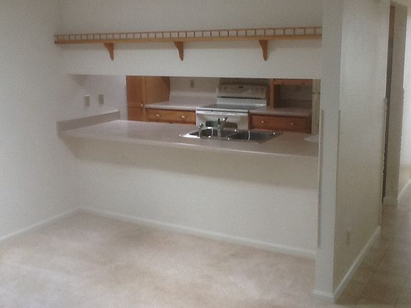 5th image of 866 Oakbrook Dr