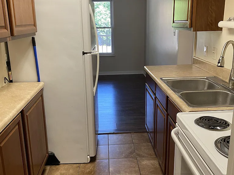 526 Rhodwin Ave — Photo 3