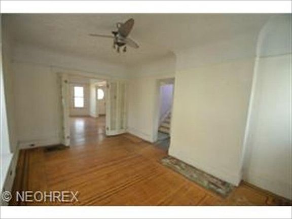 4th image of 1428 E 95th St