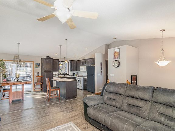 3rd image of 304 Harriman St
