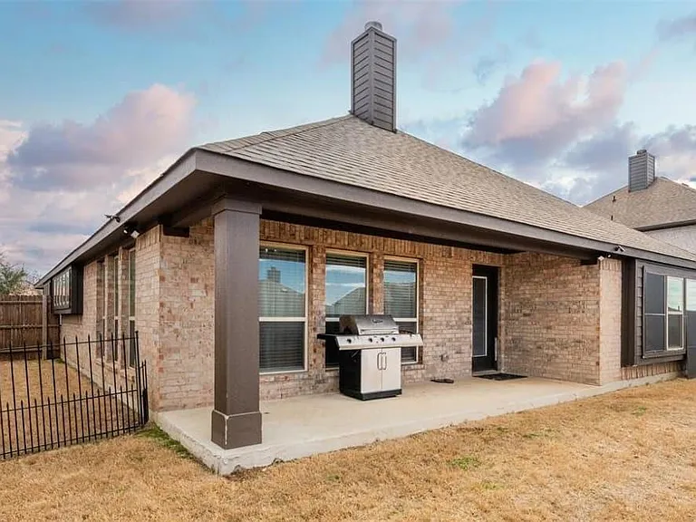 1044 Kingston Dr — Photo 20