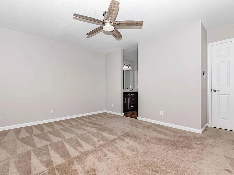 4401 Central Ave — Photo 112