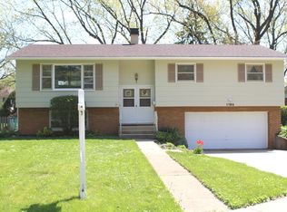 1195 Blackhawk Dr, Elgin, IL 60120